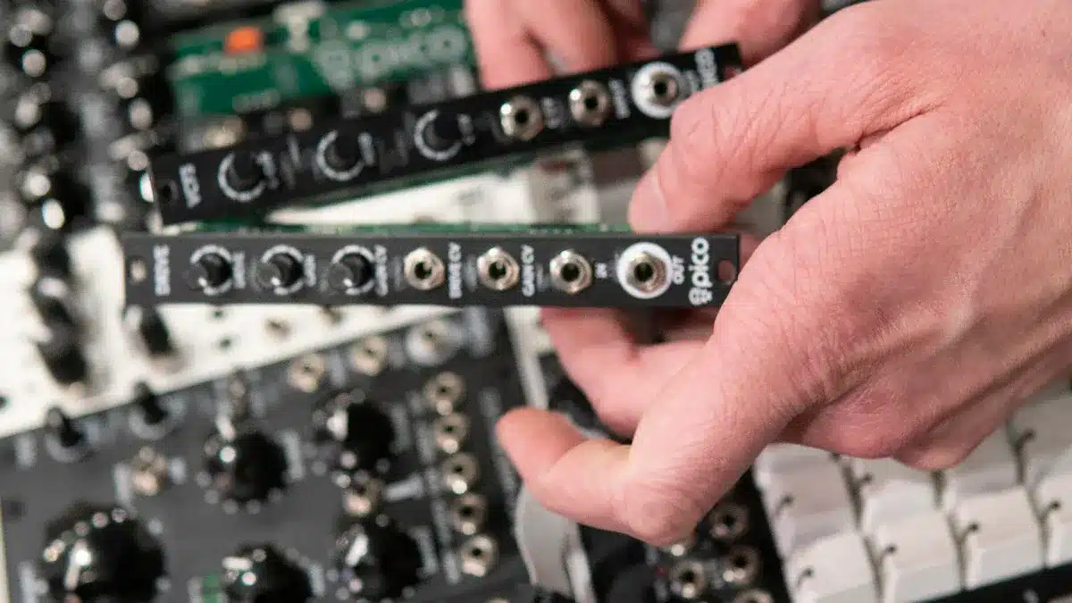 Crystal Oscillators and Other Oscillators Compared