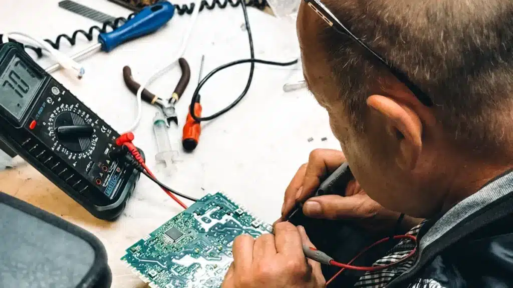 Какие услуги по монтажу печатных плат предлагают современные компании