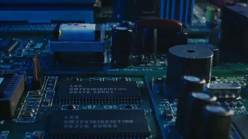 기판의 정의와 특성: 전자 산업의 필수 요소