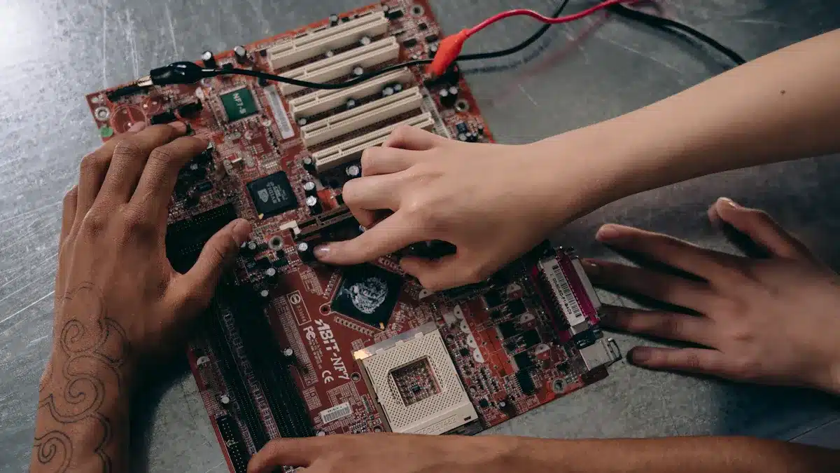 Warum der richtige Leiterplattenbestücker 2025 entscheidend ist